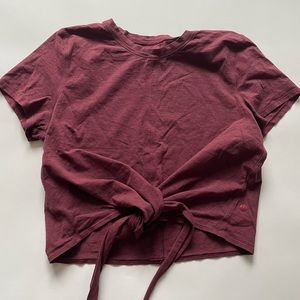 Lululemon tie t-shirt size 6
